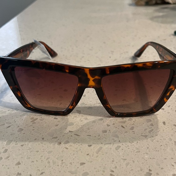 Diff eyewear Winona square sunglasses tortoise beige brown new Nordstrom - Picture 3 of 7